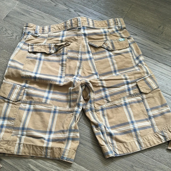 Diesel | Vintage early 2000’s checkered tan and blue cargo shorts - Picture 10 of 13